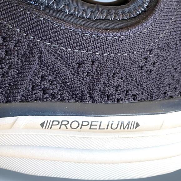 IOB Women's ATHLETIC PROPULSION LABS Techloom Phantom Navy Blue Sneaker EUC - Picture 9 of 12